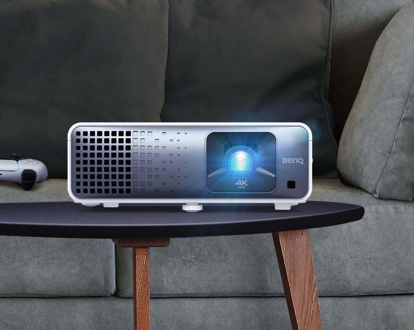 BenQ выпустила новые игровые проекторы TK710 и TK710STi